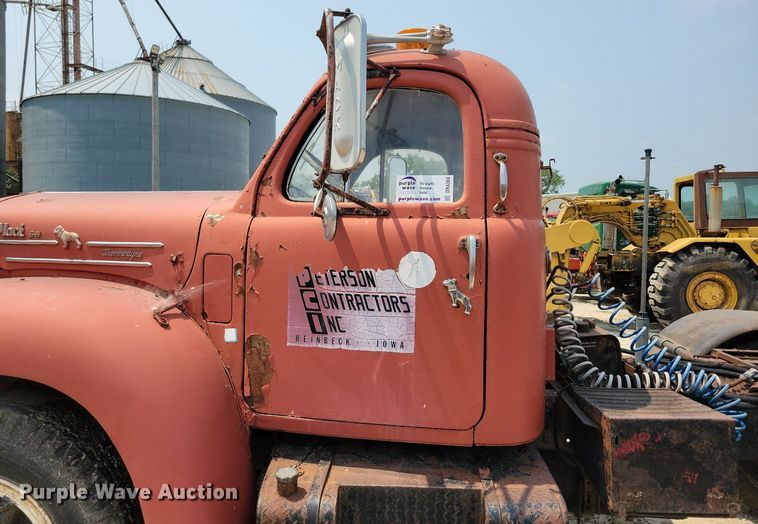 image for item DR4369 1961 Mack B61 semi truck