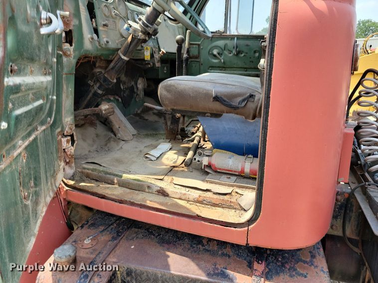 image for item DR4369 1961 Mack B61 semi truck