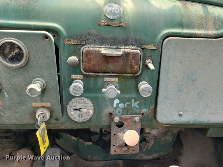 image for item DR4369 1961 Mack B61 semi truck