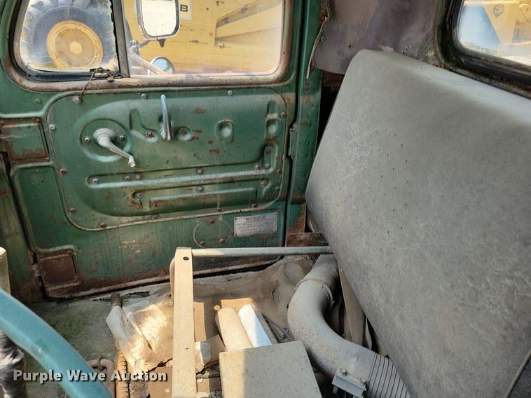 image for item DR4369 1961 Mack B61 semi truck