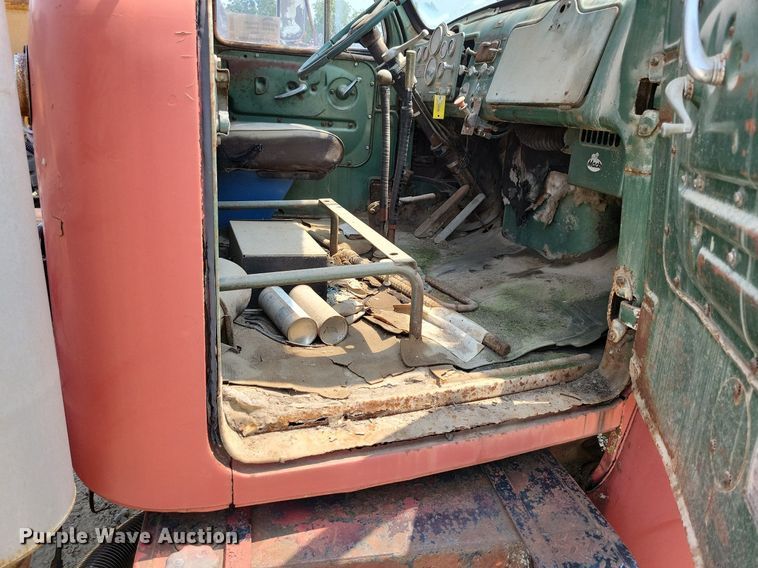 image for item DR4369 1961 Mack B61 semi truck