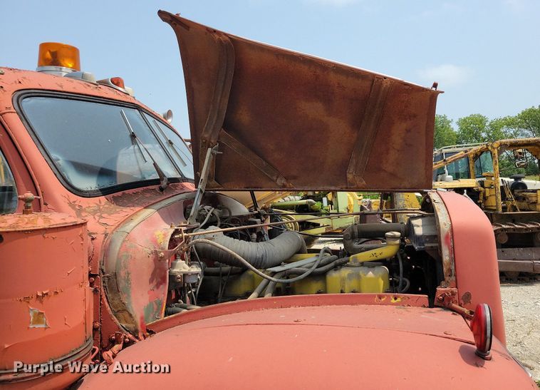 image for item DR4369 1961 Mack B61 semi truck