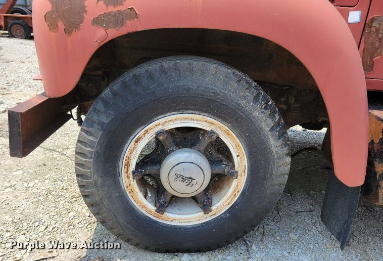 image for item DR4369 1961 Mack B61 semi truck