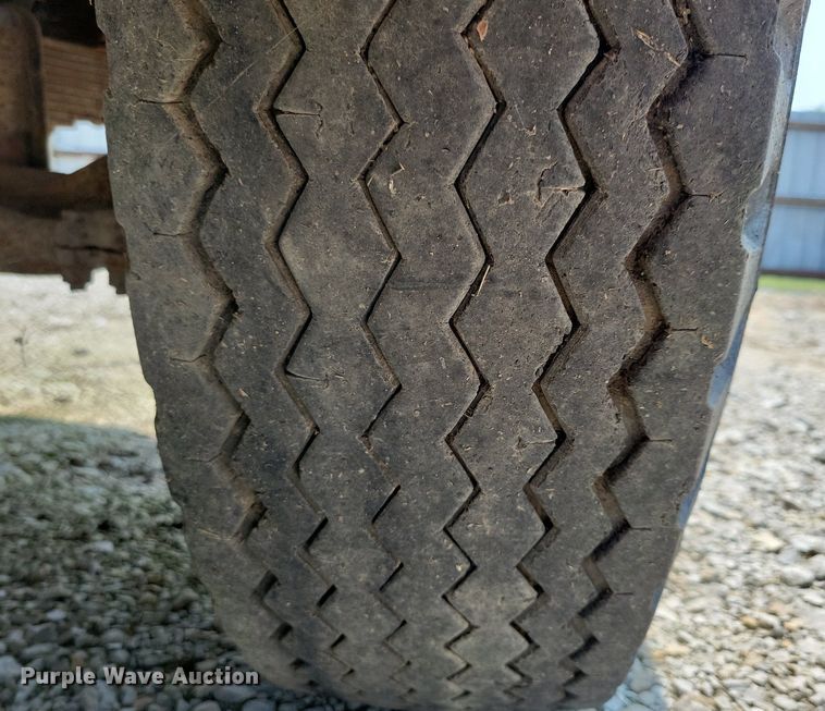 image for item DR4369 1961 Mack B61 semi truck