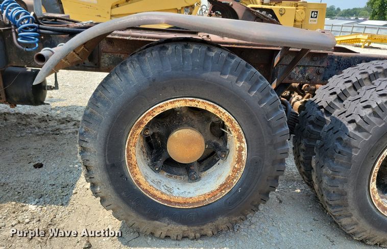 image for item DR4369 1961 Mack B61 semi truck