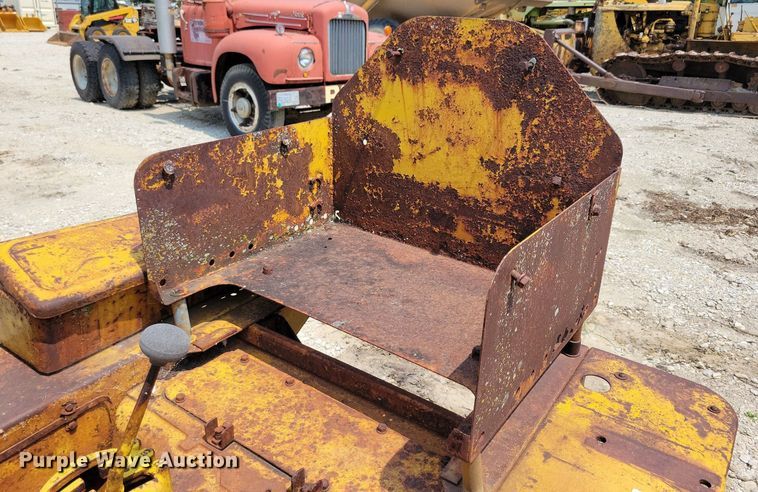 image for item DR4370 Caterpillar  tractor