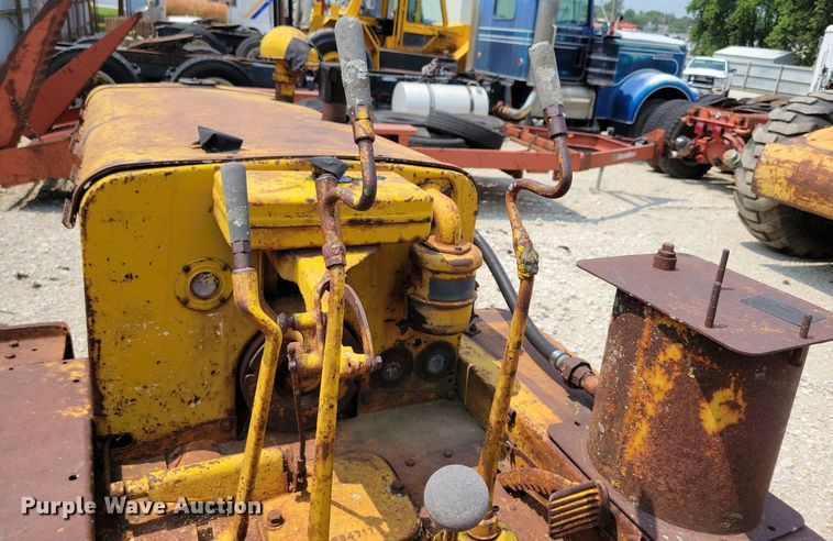 image for item DR4370 Caterpillar  tractor