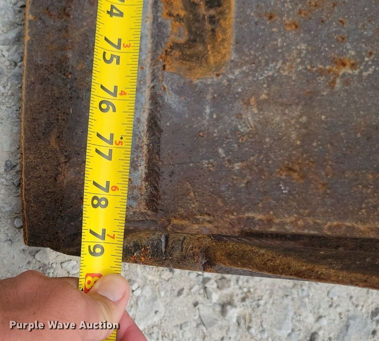 image for item DR4372 (4) skid steer buckets