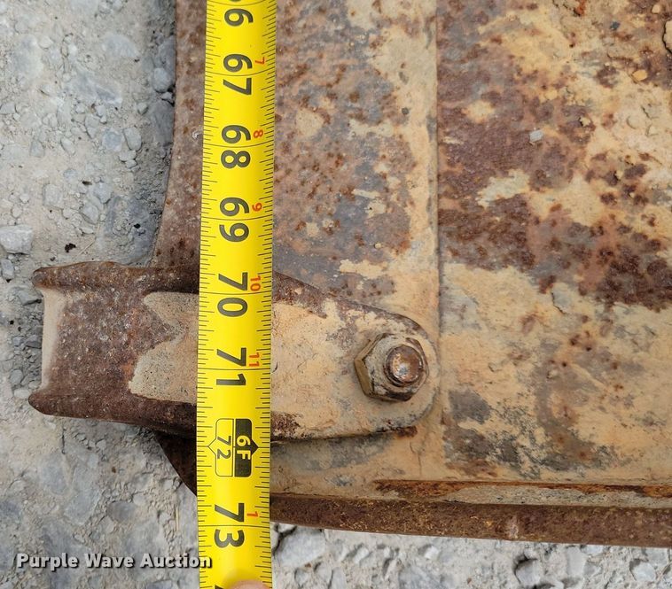 image for item DR4372 (4) skid steer buckets