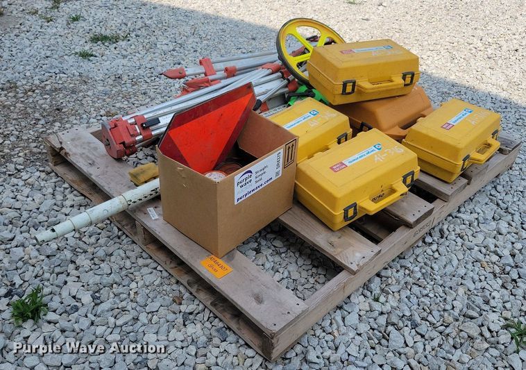 image for item DR4379 Berger Instruments surveying equipment 