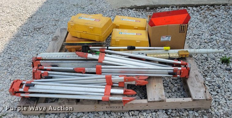 image for item DR4379 Berger Instruments surveying equipment 