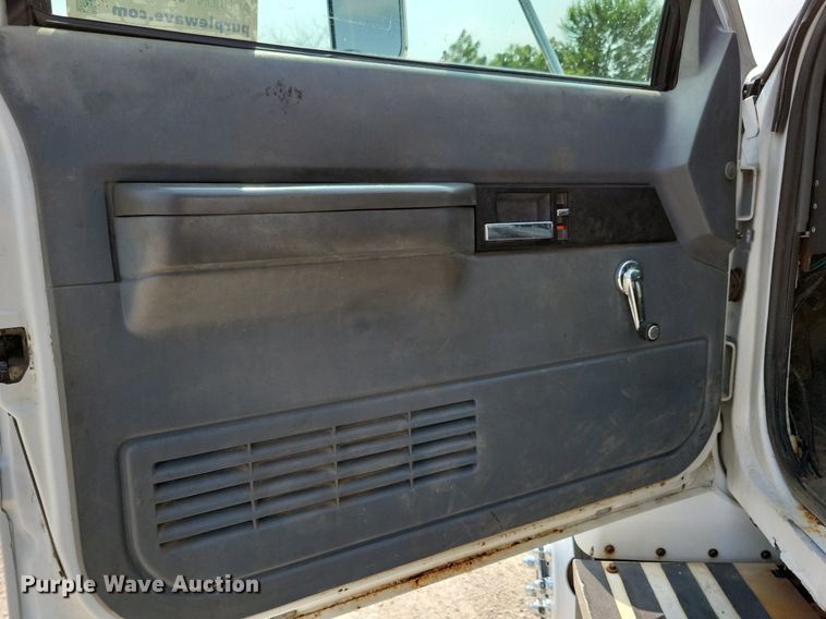 image for item DR4380 1998 Chevrolet  C6500 dump truck