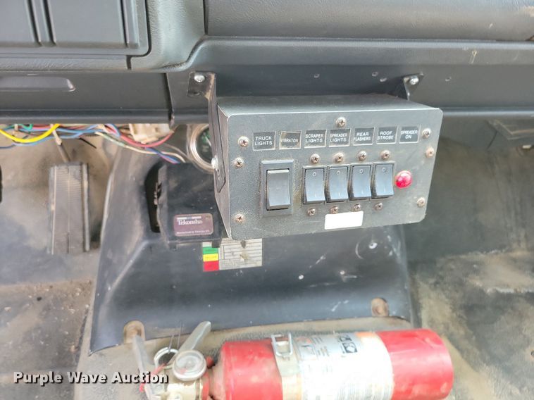 image for item DR4380 1998 Chevrolet  C6500 dump truck