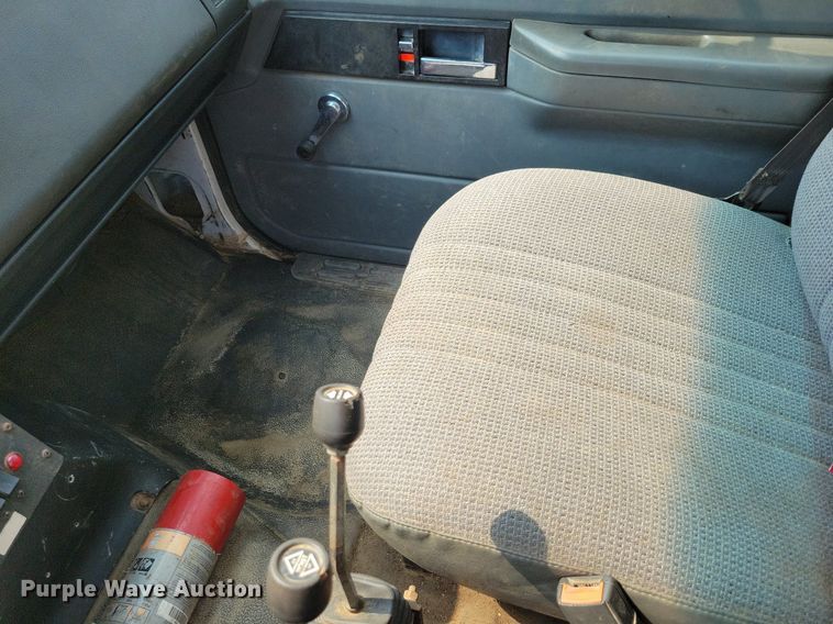 image for item DR4380 1998 Chevrolet  C6500 dump truck