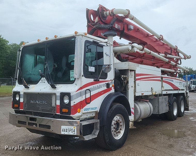 image for item DR4899 2007 Mack MR600 concrete pump truck