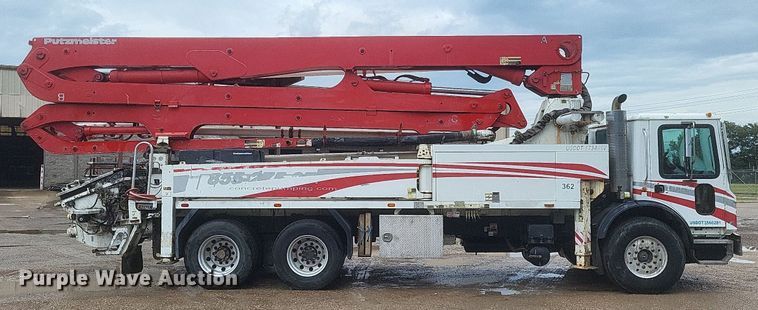 image for item DR4899 2007 Mack MR600 concrete pump truck