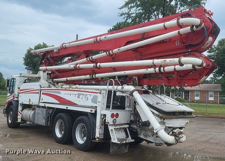 image for item DR4899 2007 Mack MR600 concrete pump truck