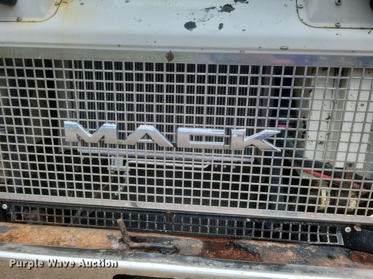 image for item DR4899 2007 Mack MR600 concrete pump truck