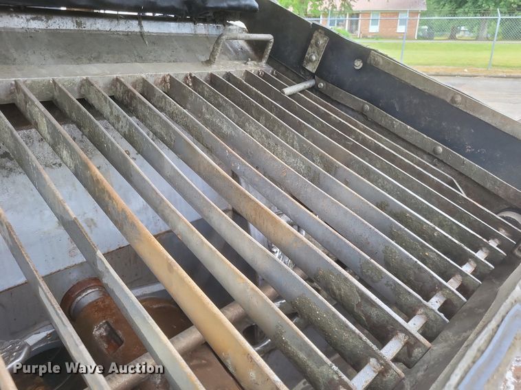 image for item DR4899 2007 Mack MR600 concrete pump truck