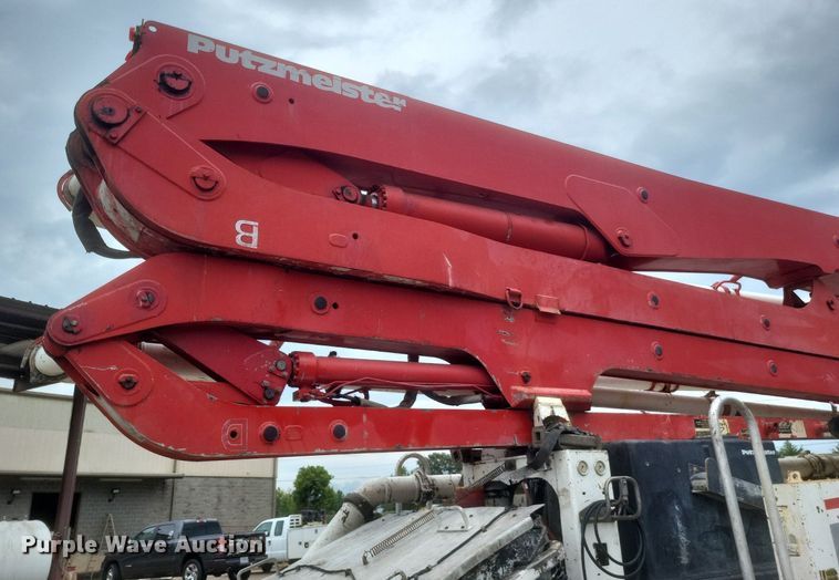 image for item DR4899 2007 Mack MR600 concrete pump truck