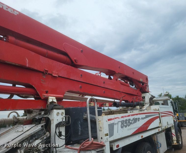 image for item DR4899 2007 Mack MR600 concrete pump truck