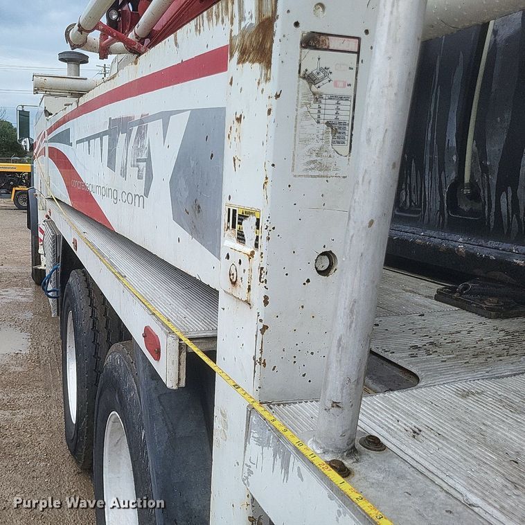 image for item DR4899 2007 Mack MR600 concrete pump truck