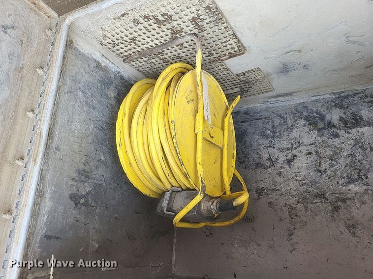 image for item DR4899 2007 Mack MR600 concrete pump truck