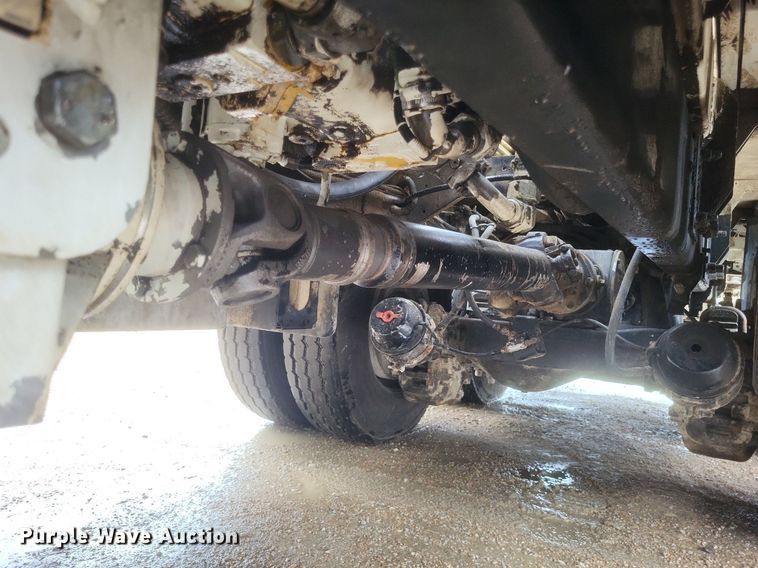 image for item DR4899 2007 Mack MR600 concrete pump truck