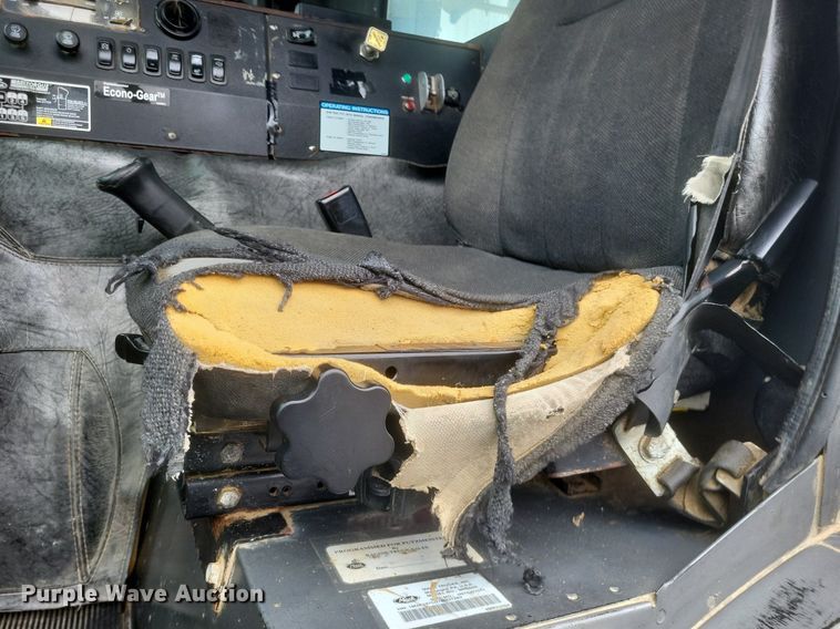 image for item DR4899 2007 Mack MR600 concrete pump truck