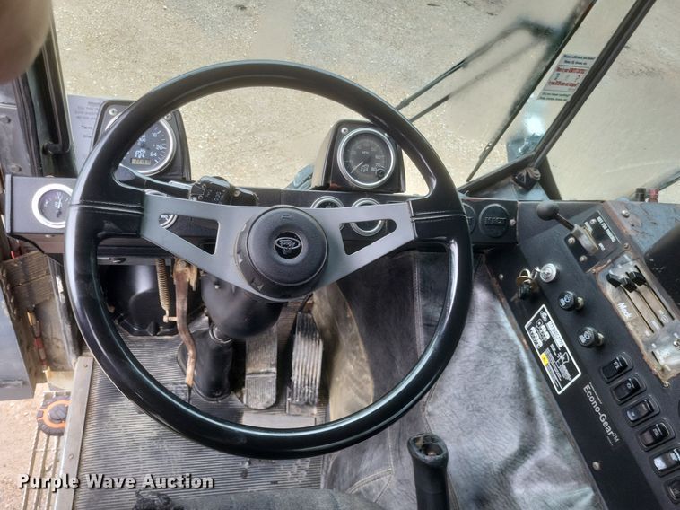 image for item DR4899 2007 Mack MR600 concrete pump truck