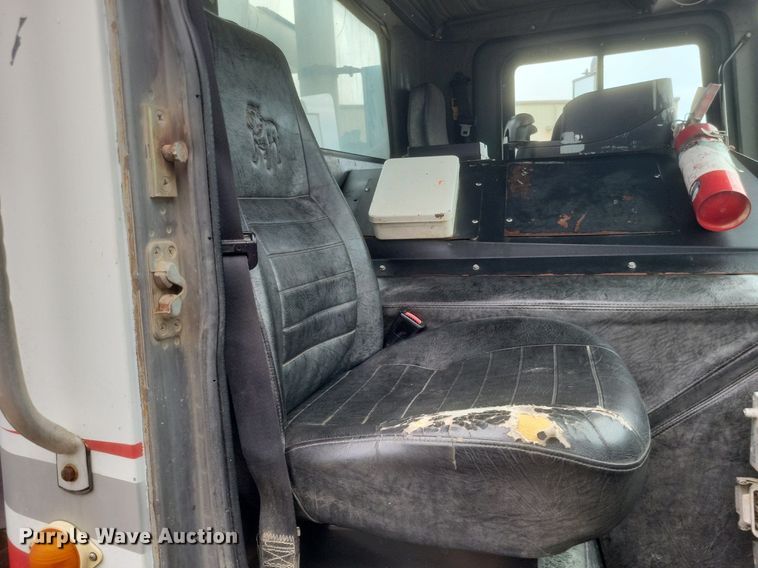 image for item DR4899 2007 Mack MR600 concrete pump truck