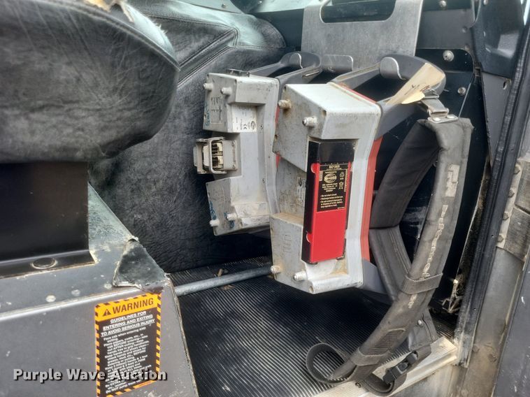 image for item DR4899 2007 Mack MR600 concrete pump truck