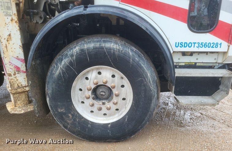 image for item DR4899 2007 Mack MR600 concrete pump truck