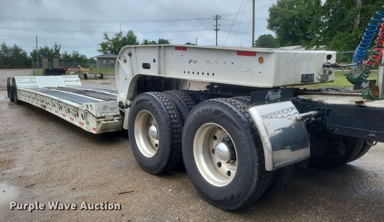 image for item DR4902 2006 XL 110CHDG lowboy equipment trailer