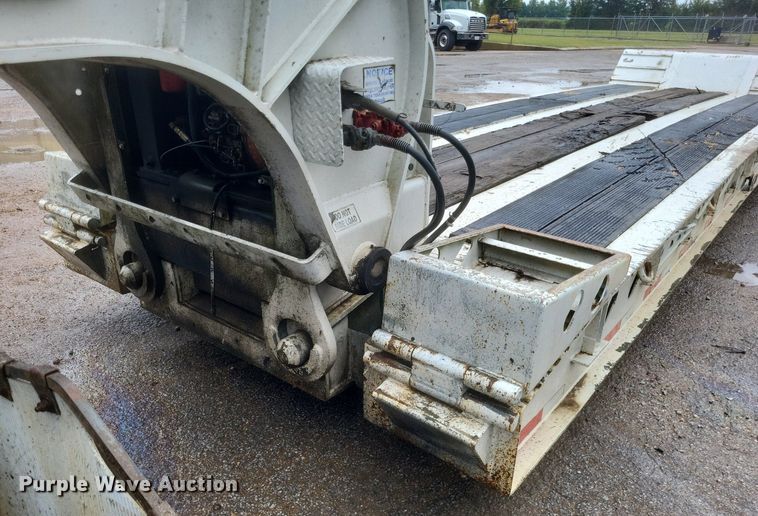 image for item DR4902 2006 XL 110CHDG lowboy equipment trailer