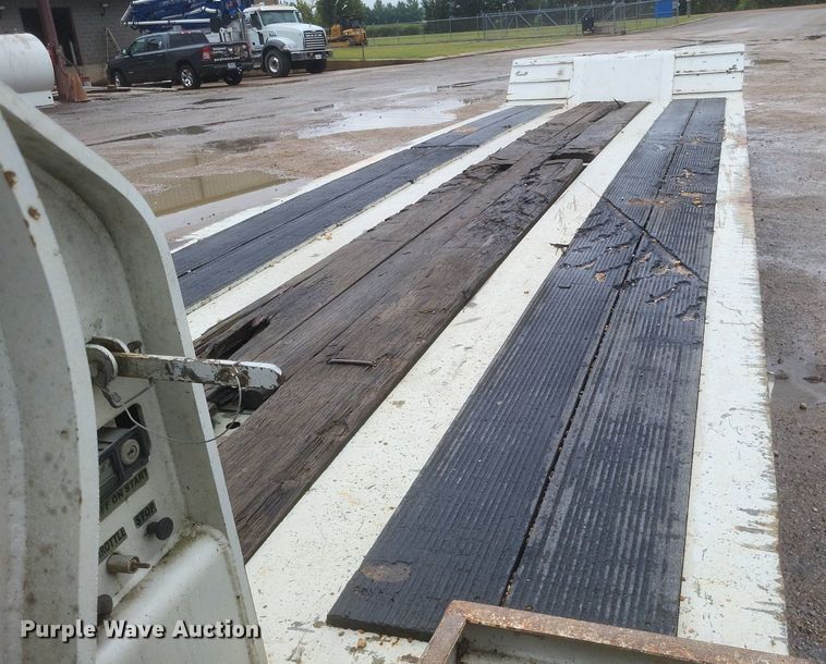 image for item DR4902 2006 XL 110CHDG lowboy equipment trailer