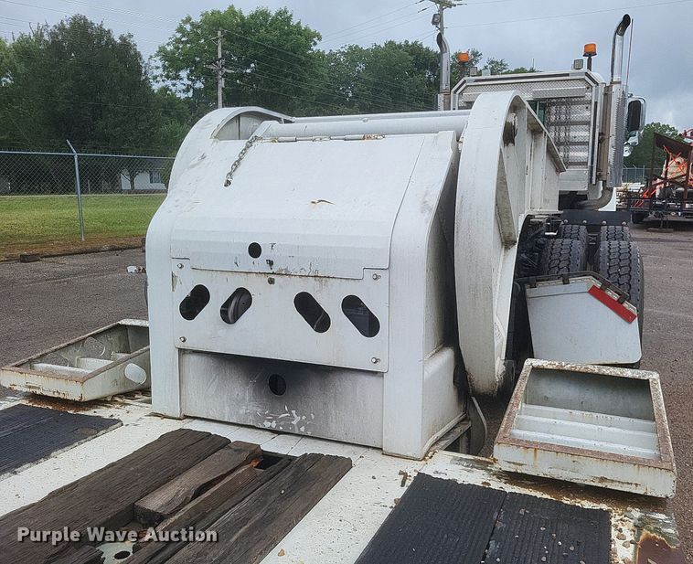 image for item DR4902 2006 XL 110CHDG lowboy equipment trailer