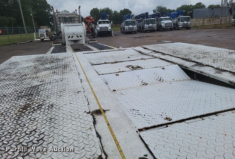 image for item DR4902 2006 XL 110CHDG lowboy equipment trailer