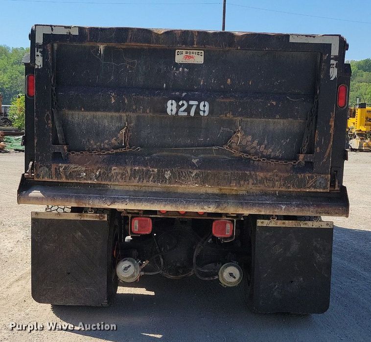 image for item DR8014 2003 Freightliner FLD120 dump truck