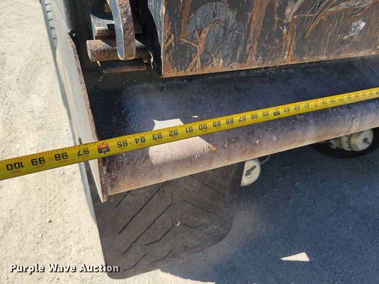 image for item DR8014 2003 Freightliner FLD120 dump truck