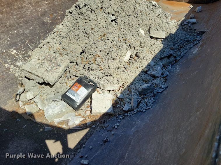 image for item DR8014 2003 Freightliner FLD120 dump truck