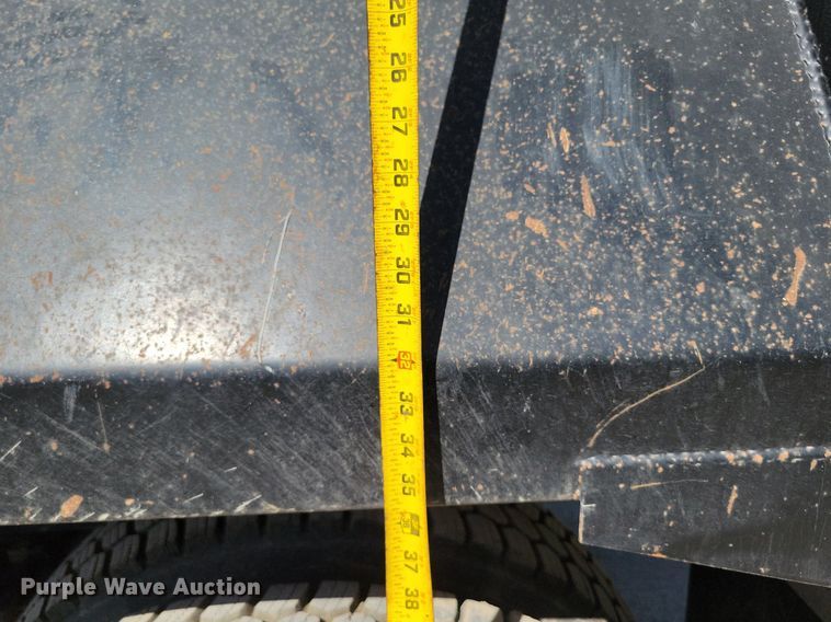 image for item DR8014 2003 Freightliner FLD120 dump truck