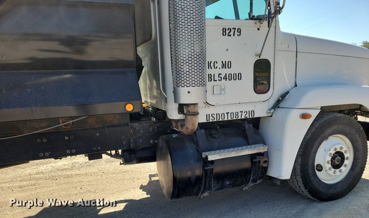 image for item DR8014 2003 Freightliner FLD120 dump truck