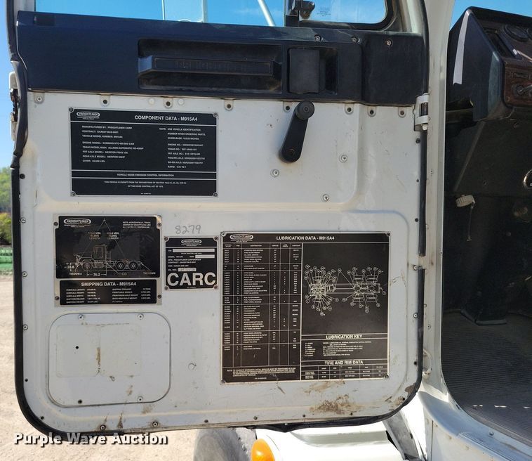 image for item DR8014 2003 Freightliner FLD120 dump truck