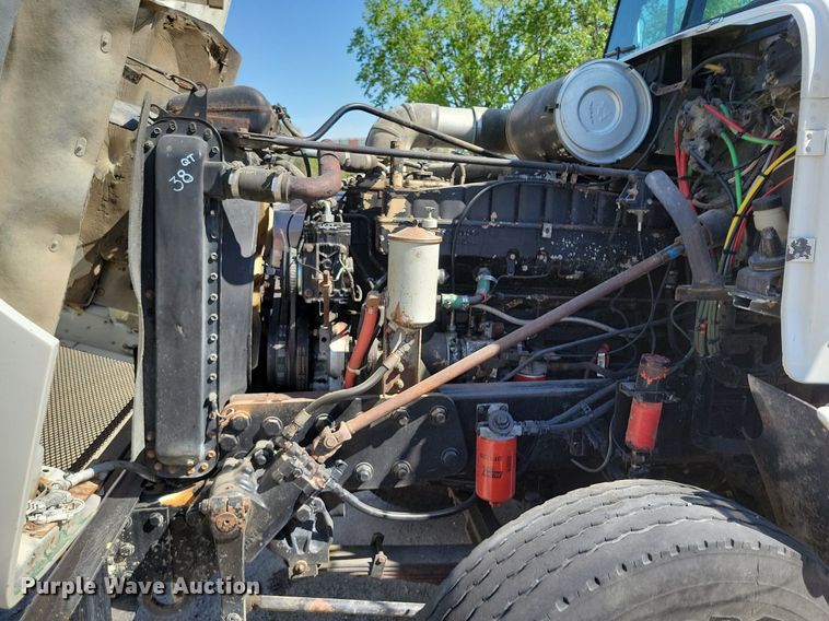 image for item DR8014 2003 Freightliner FLD120 dump truck