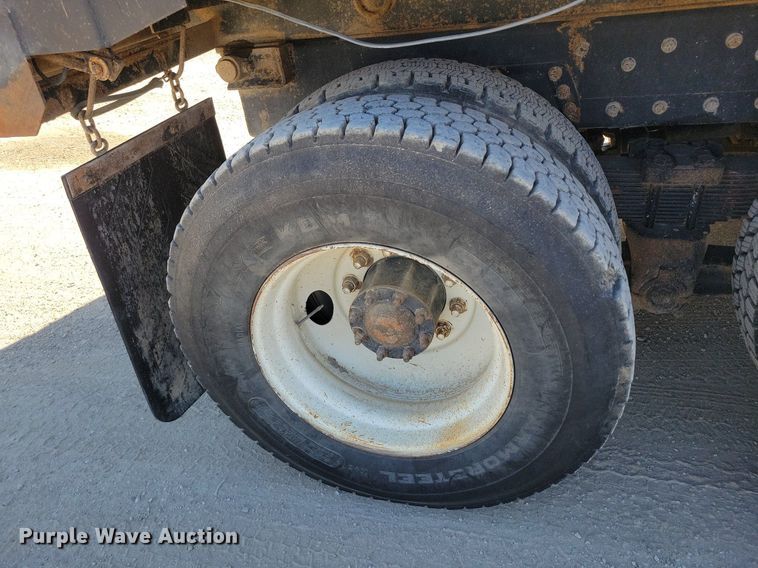 image for item DR8014 2003 Freightliner FLD120 dump truck