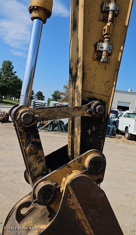 image for item DR8715 1992 Caterpillar  320L excavator