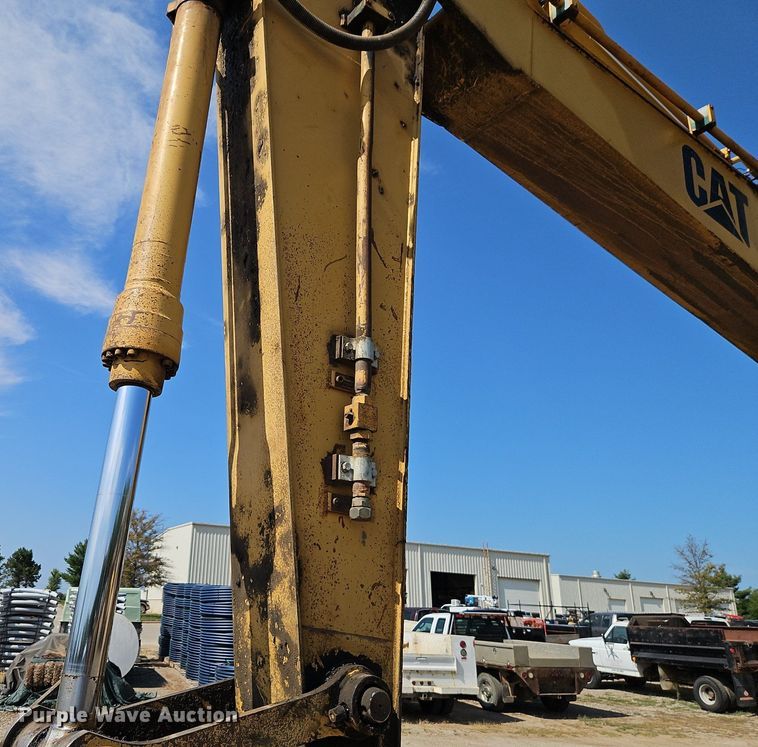 image for item DR8715 1992 Caterpillar  320L excavator