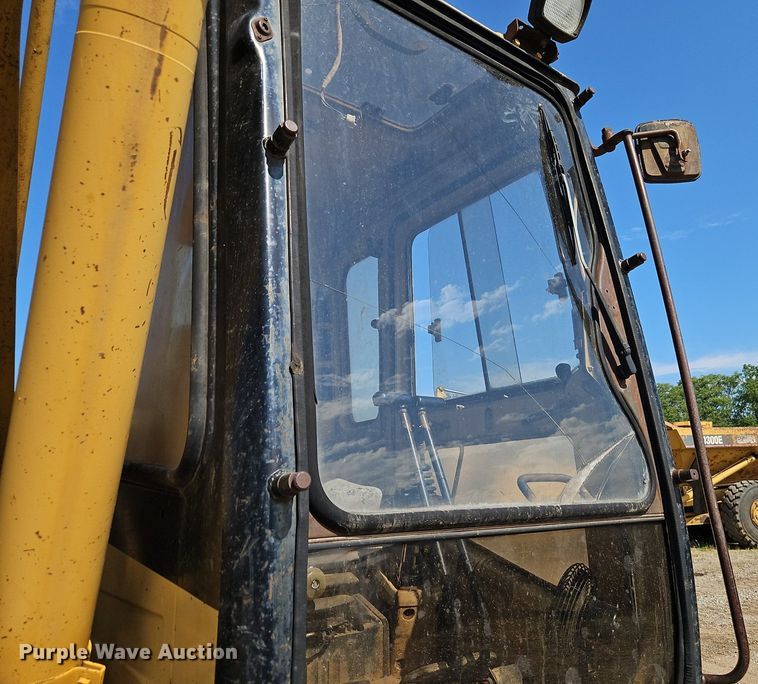 image for item DR8715 1992 Caterpillar  320L excavator
