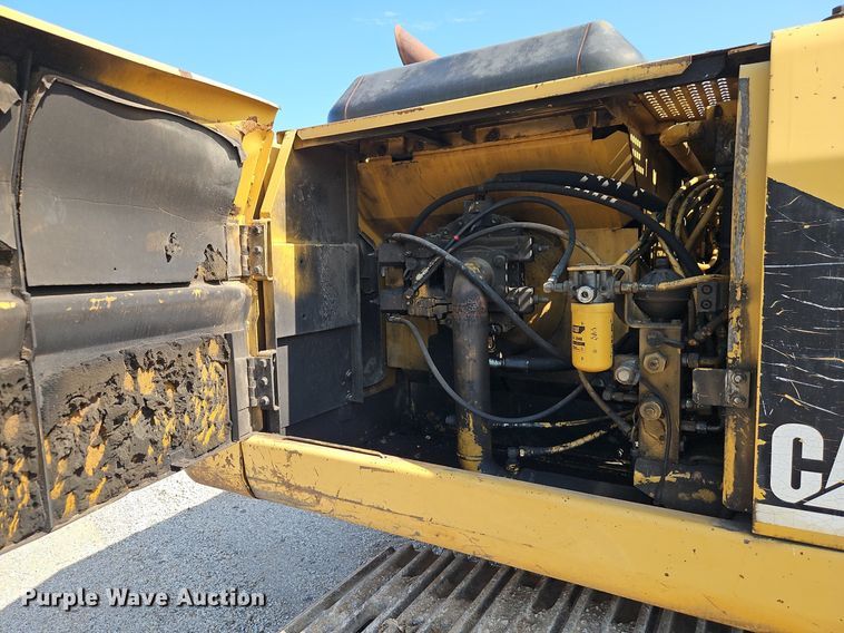 image for item DR8715 1992 Caterpillar  320L excavator